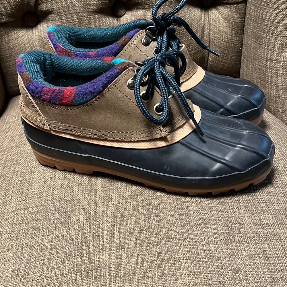 Women's Bay Area Traders Duck Shoes size 7